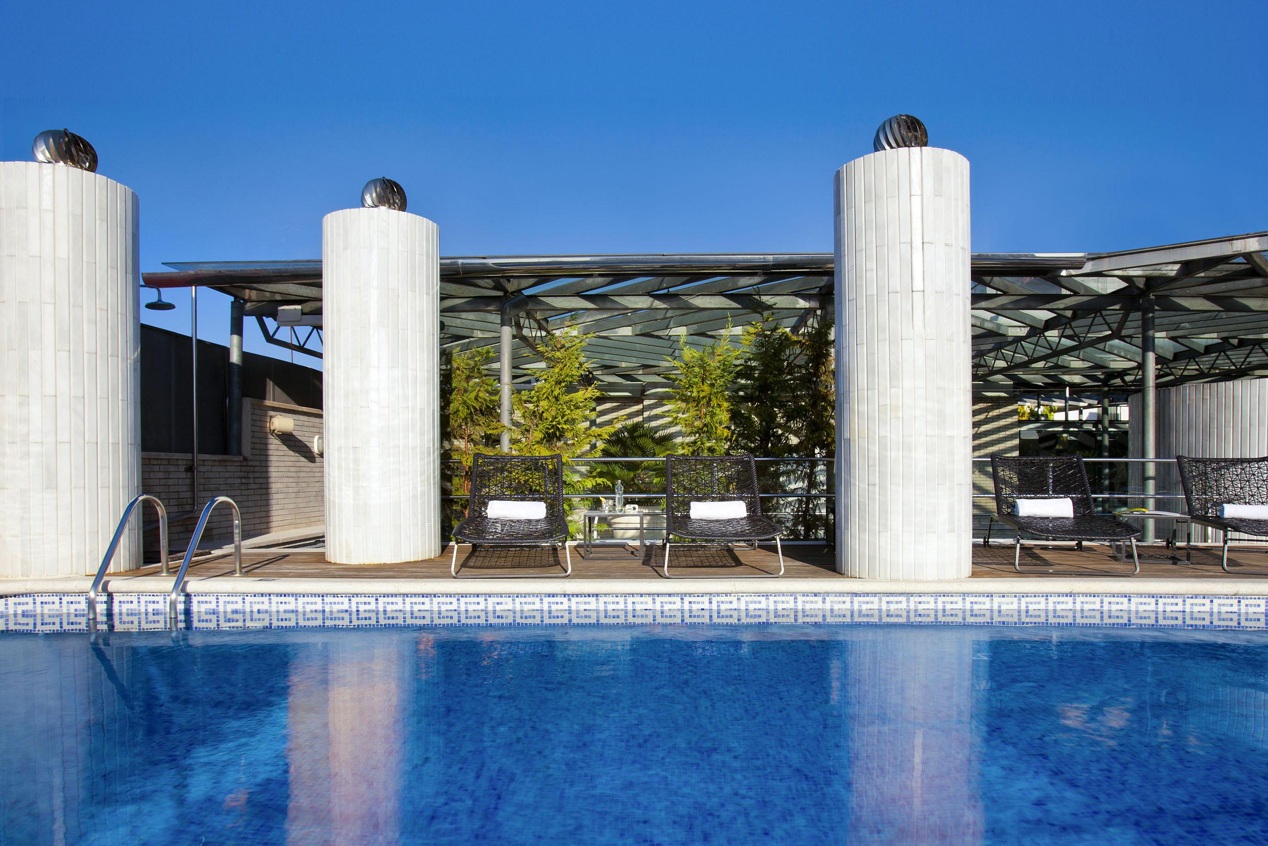 Claris & Gl, A Small Luxury Of The World Hotel